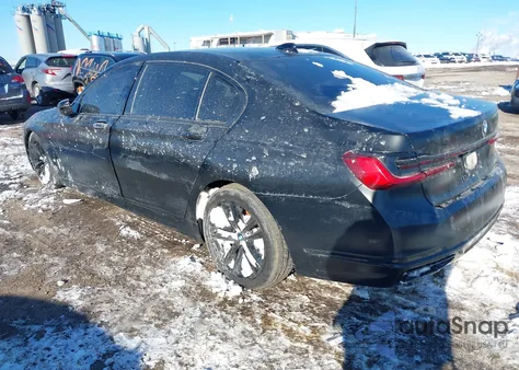 2021 BMW 750I xDrive z USA, uszkodzony, nr VIN WBA7U2C04MCF85969